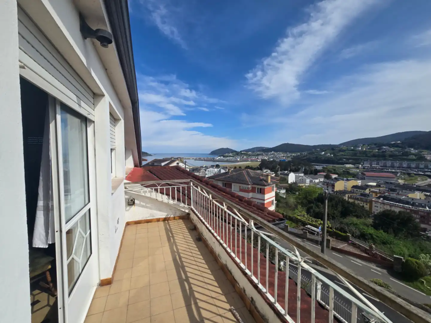 Vista exterior de Casa o xalet en venda en Viveiro amb Calefacció, Jardí privat i Parquet