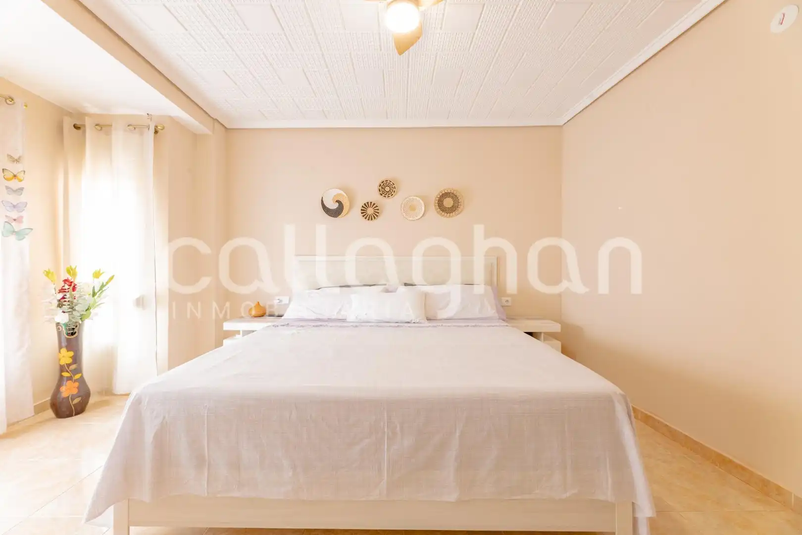 Bedroom of Flat for sale in Silla  with Air Conditioner, Terrace and Furnished