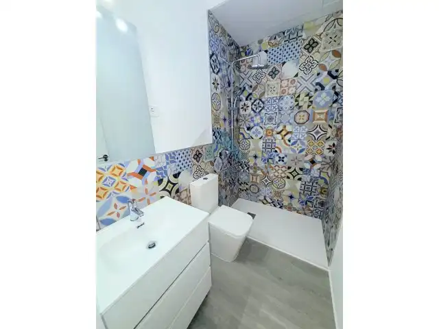 Badezimmer von Wohnung zum Verkauf in Madrid mit Klimaanlage, Heizung und Parkett
