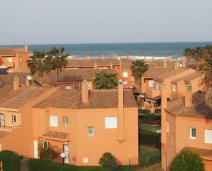 Vista exterior de Casa o xalet en venda en Manilva amb Aire condicionat i Terrassa