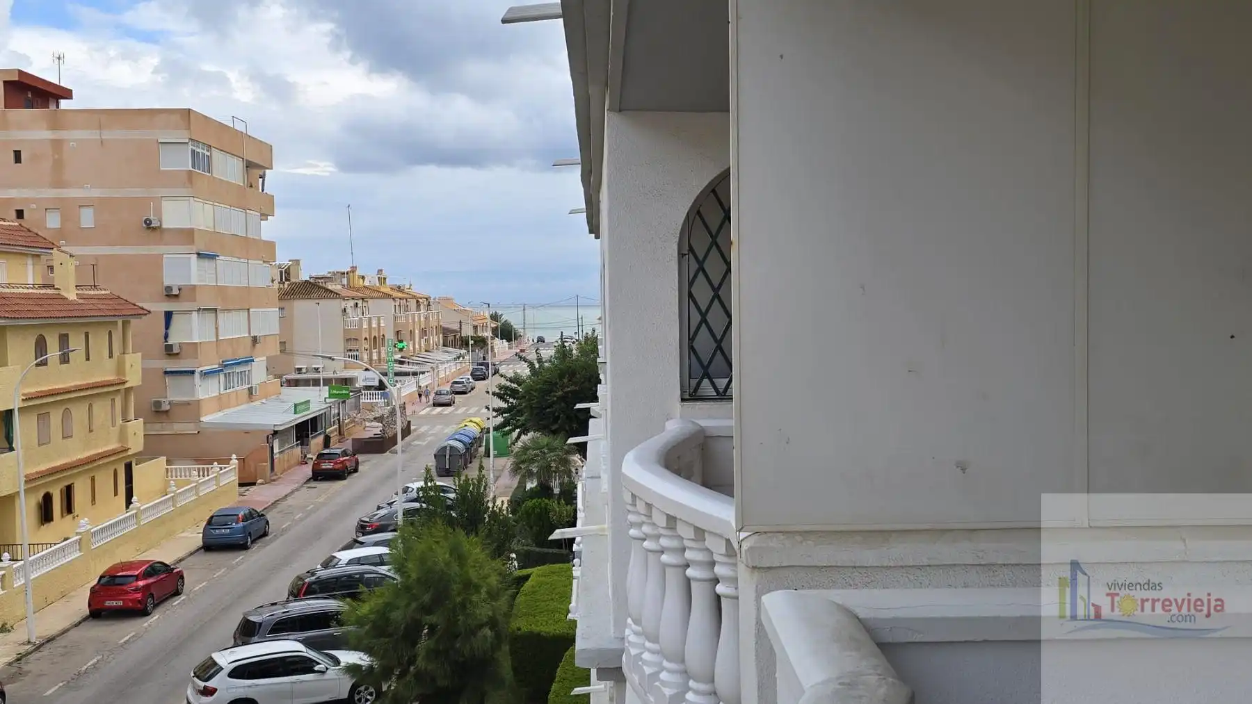 Außenansicht von Wohnungen zum Verkauf in Torrevieja mit Klimaanlage, Terrasse und Abstellraum