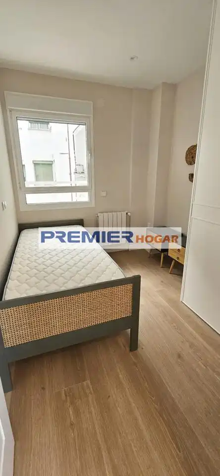 Bedroom of Flat for sale in Madrid  with Air Conditioner, Heating and Terrace