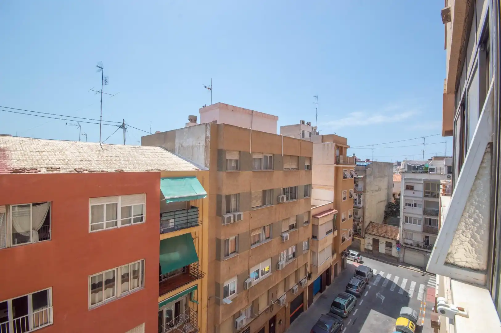 Vista exterior de Piso en venta en Alicante / Alacant con Aire acondicionado y Balcón