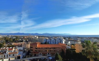 Vista exterior de Estudi en venda en Torremolinos amb Aire condicionat