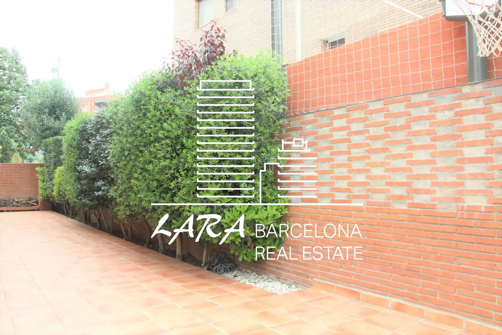 Vista exterior de Casa o chalet de alquiler con opción a compra en Viladecans con Aire acondicionado, Calefacción y Jardín privado