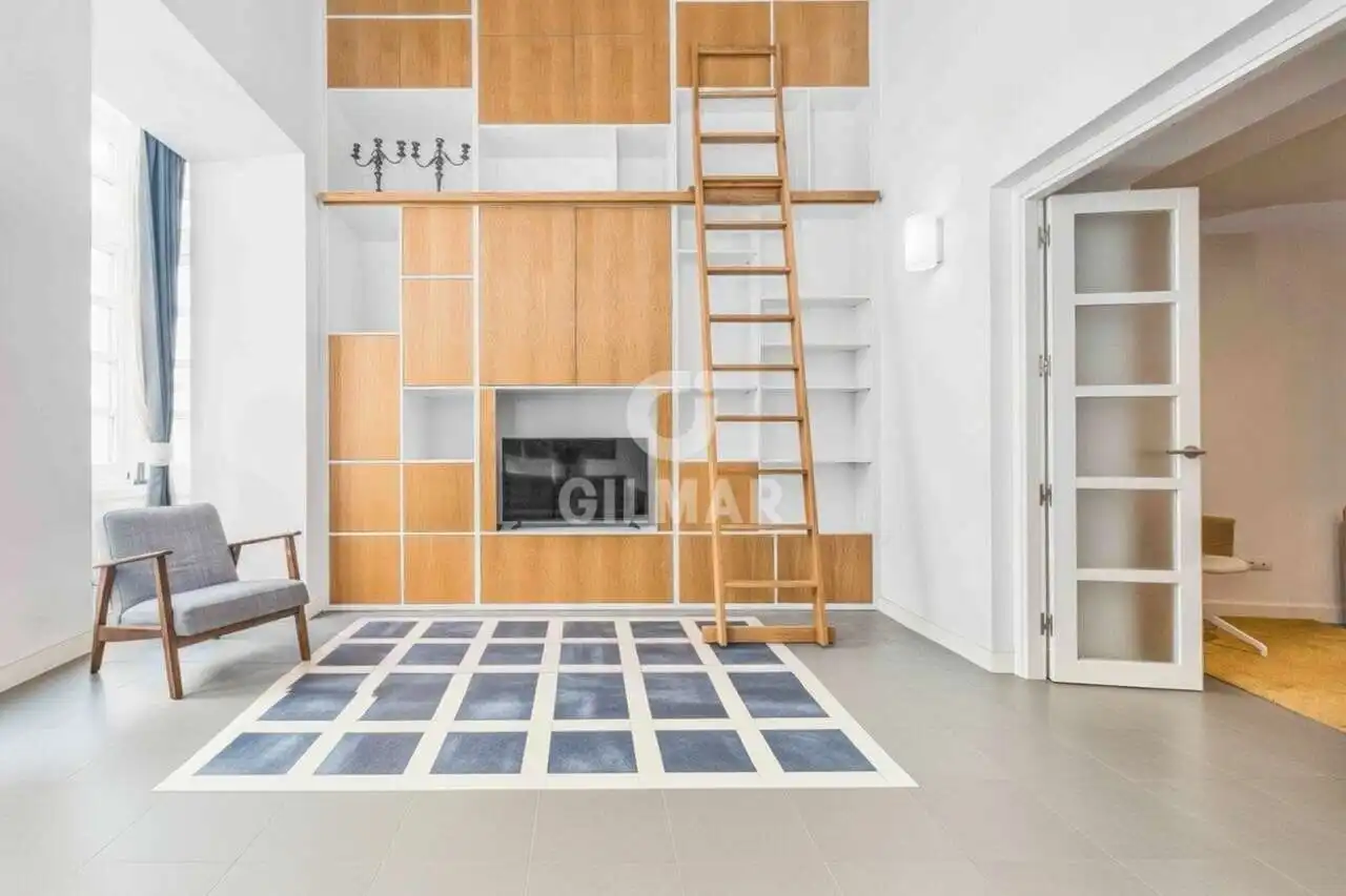 Sala d'estar de Dúplex en venda en Cádiz amb Calefacció i Traster