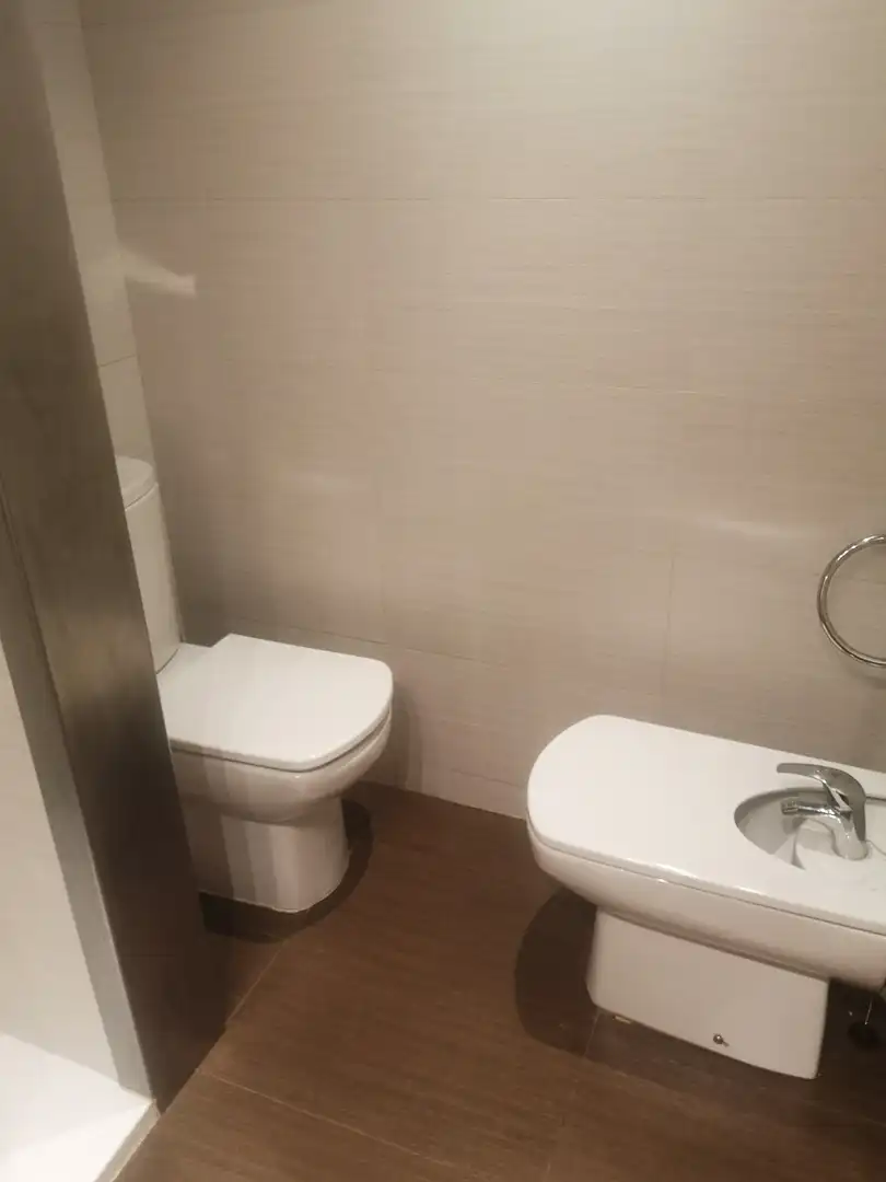 Badezimmer von Erdgeschoss zum Verkauf in Palamós mit Klimaanlage, Heizung und Möbliert