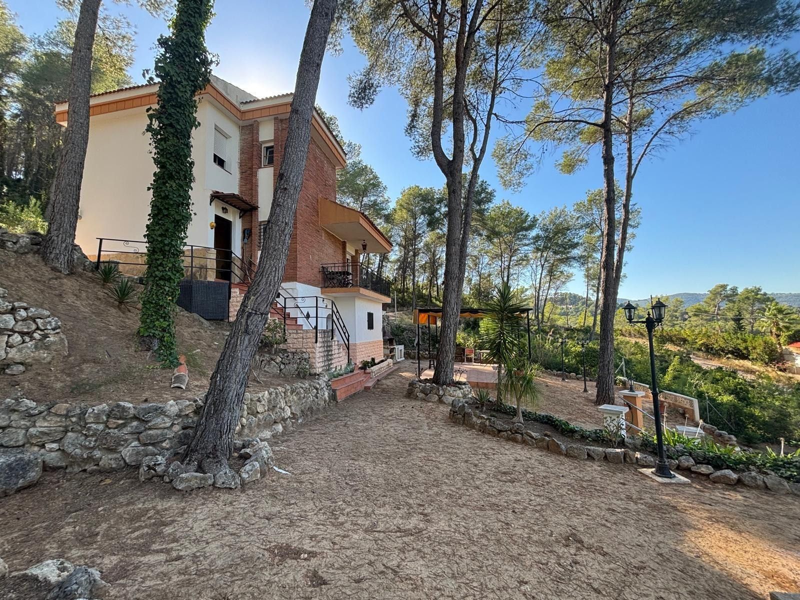 Vista exterior de Casa o xalet en venda en Sant Pere de Ribes amb Jardí privat, Terrassa i Traster