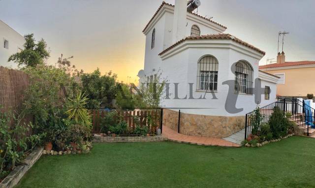 Casa-chalet en Venta en Urbasur