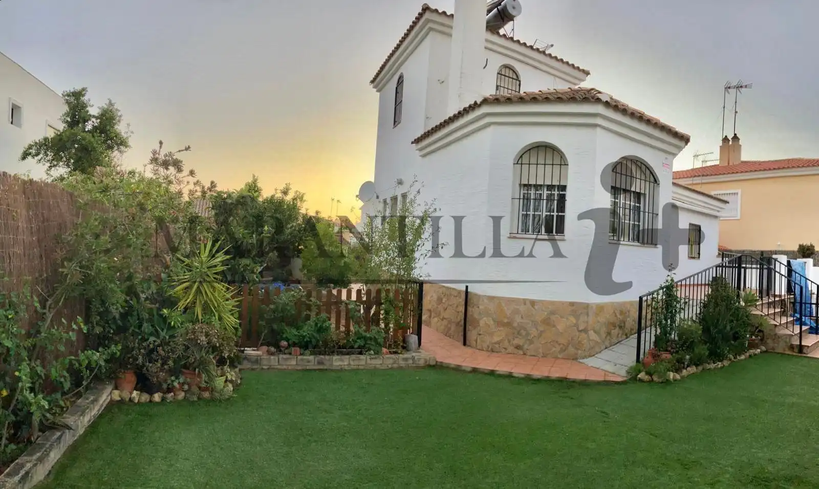 Chalet con jardín en venta en Urbasur
