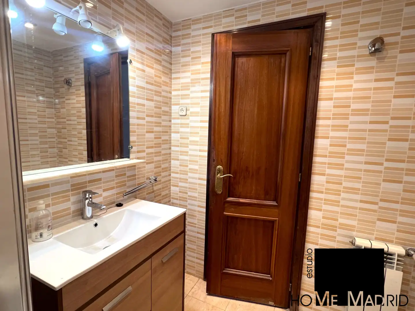 Bany de Pis en venda en Madrid amb Calefacció, Parquet i Terrassa