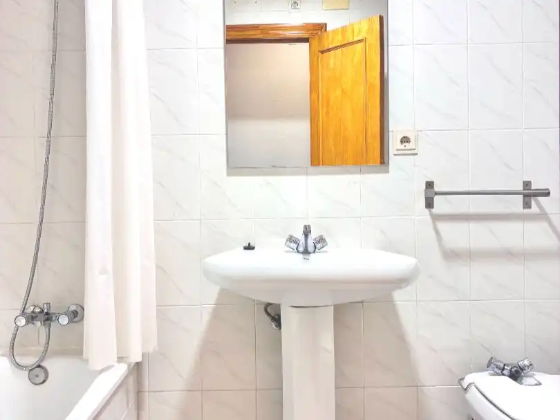 Badezimmer von Wohnung zum Verkauf in  Granada Capital