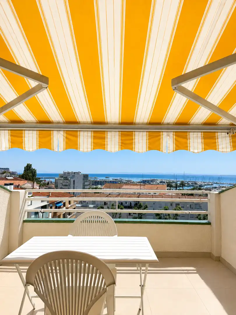 Appartement compact avec ascenseur à vendre à DEL CAP NORFEU