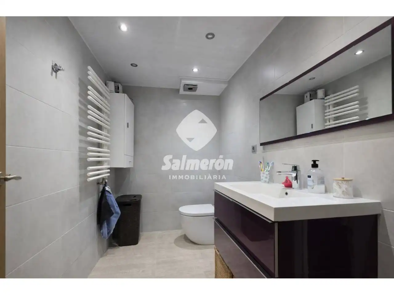 Baño de Casa adosada en venta en Palafolls con Aire acondicionado, Calefacción y Jardín privado