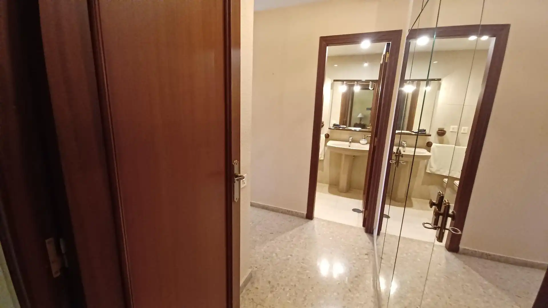 Piso en venta en Valencia con Aire acondicionado, Calefacción y Trastero