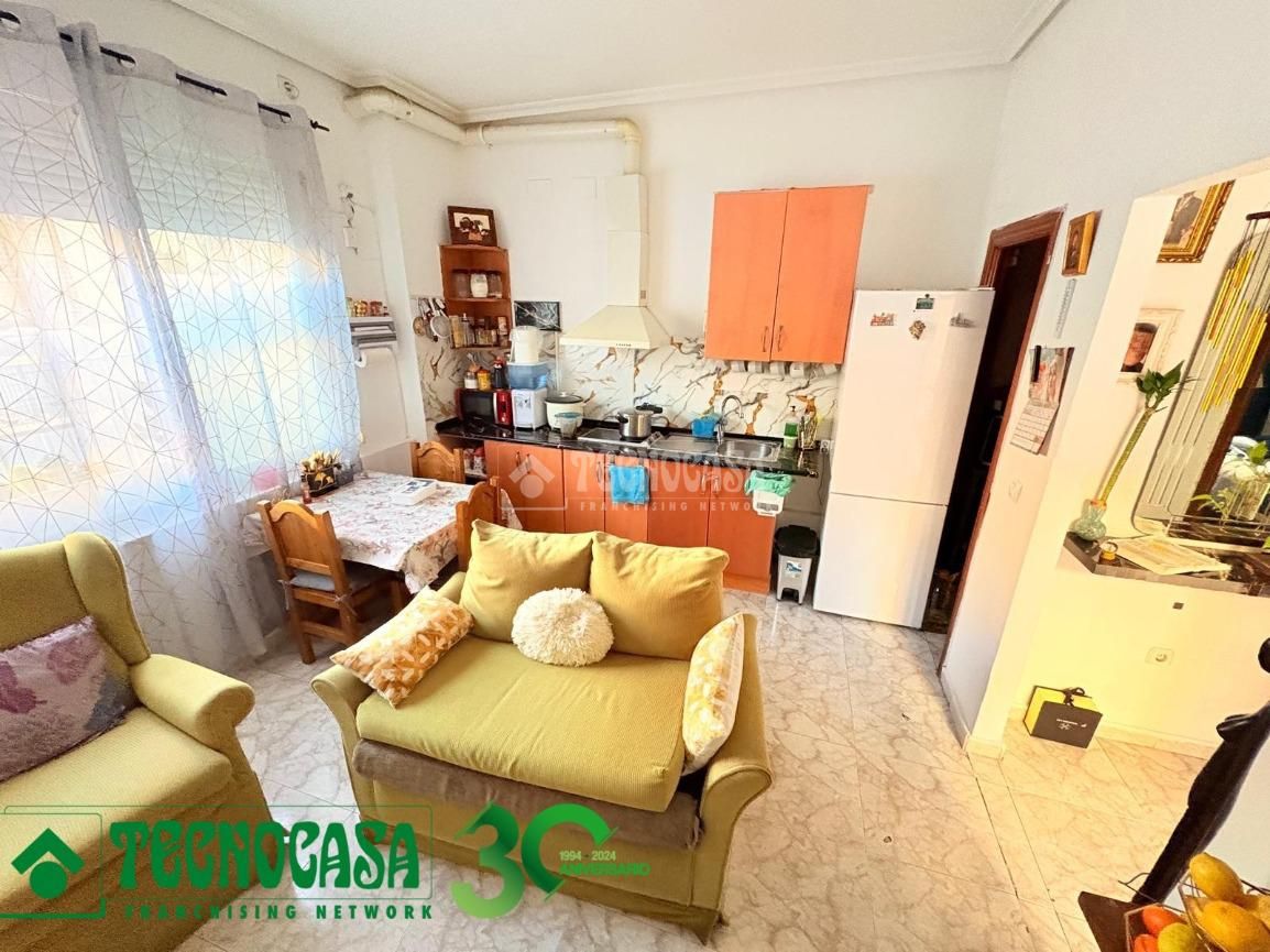 Kitchen of Flat for sale in  Toledo Capital  with Air Conditioner and Furnished