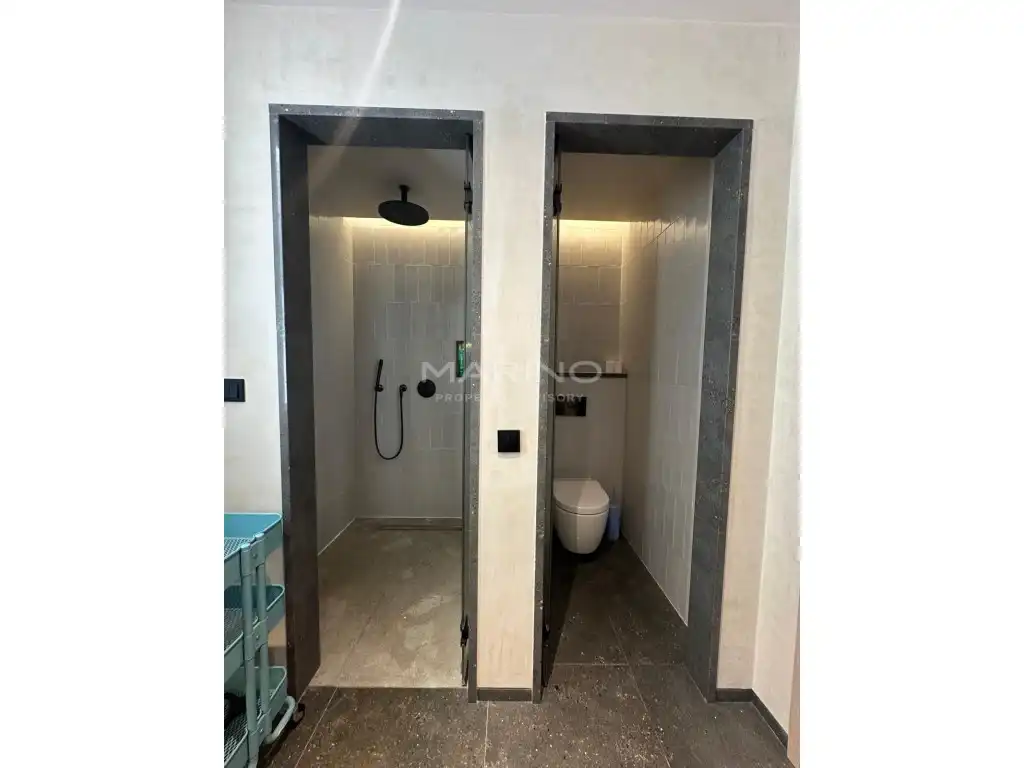 Badezimmer von Wohnung zum Verkauf in Barcelona mit Klimaanlage und Balkon