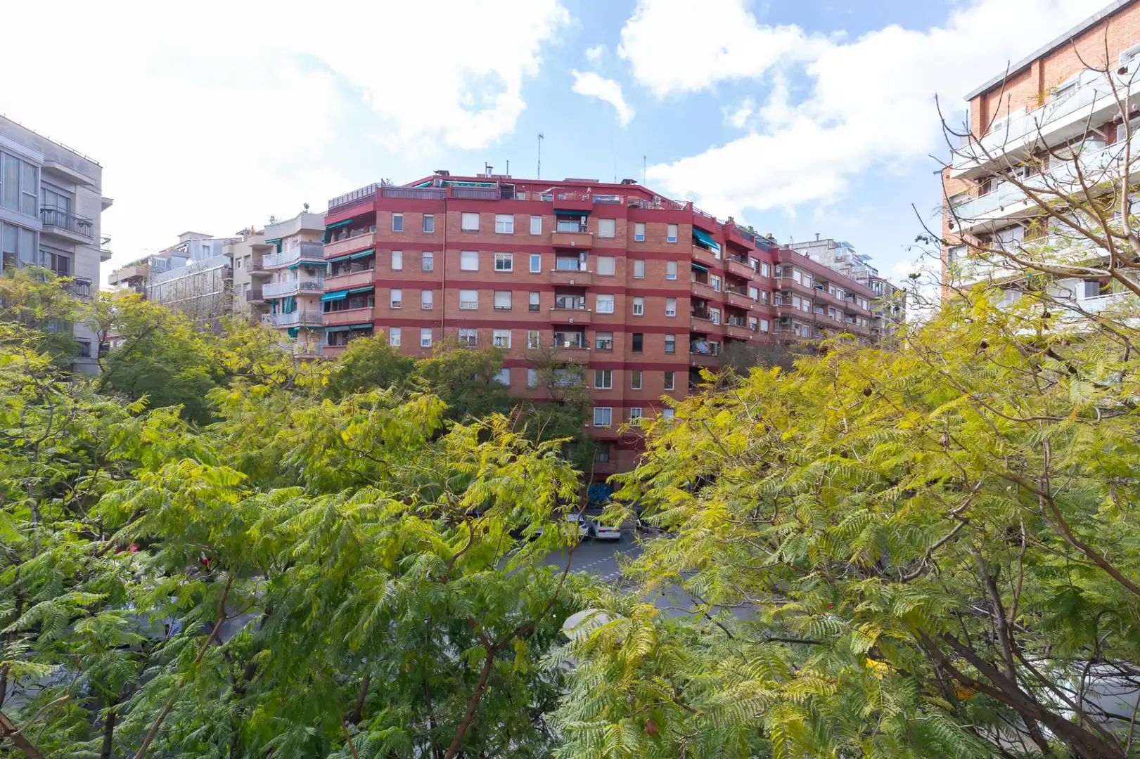 Vista exterior de Piso en venta en Barcelona con Aire acondicionado, Calefacción y Terraza