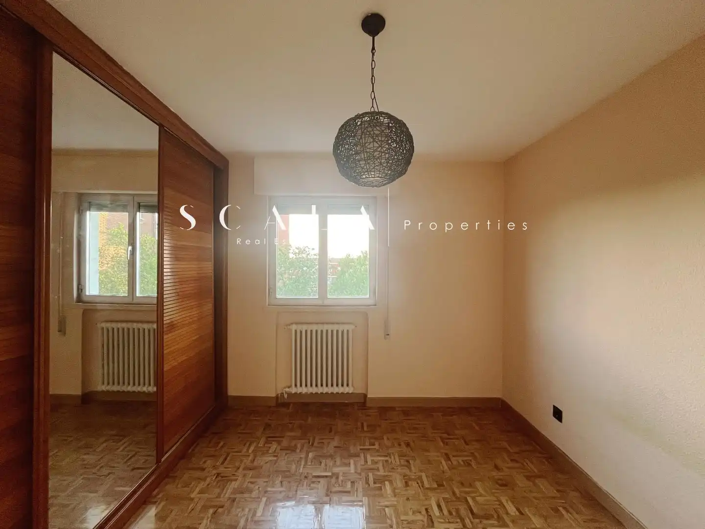 Habitación de Piso de alquiler en Madrid con Aire acondicionado, Calefacción y Parquet