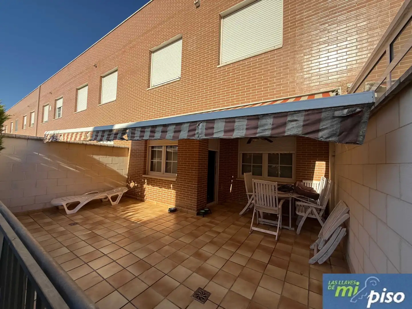 Terraza de Casa adosada en venta en Arroyo de la Encomienda con Calefacción, Jardín privado y Parquet