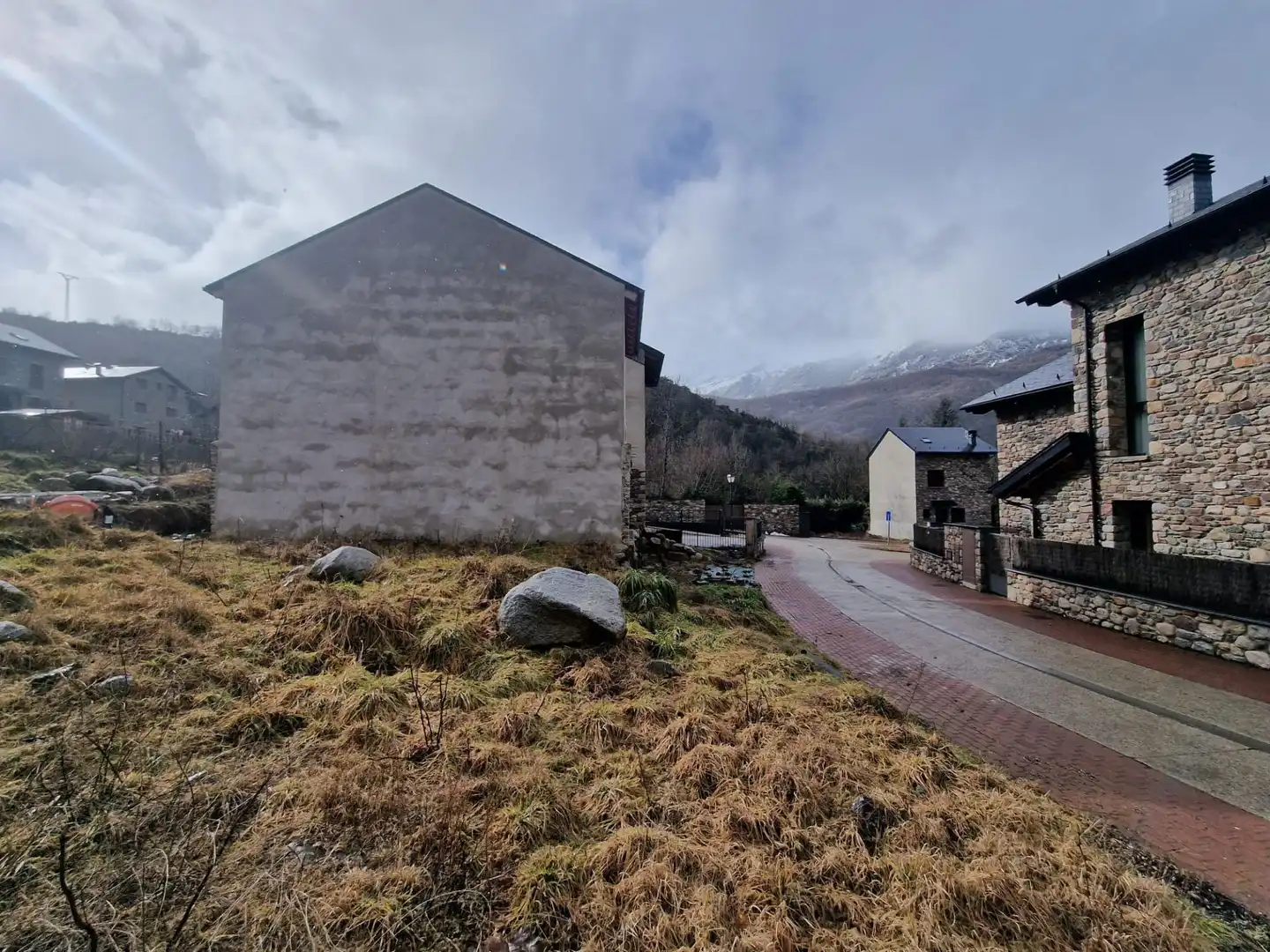 Exterior view of Houses for sale in Sesué, Huesca