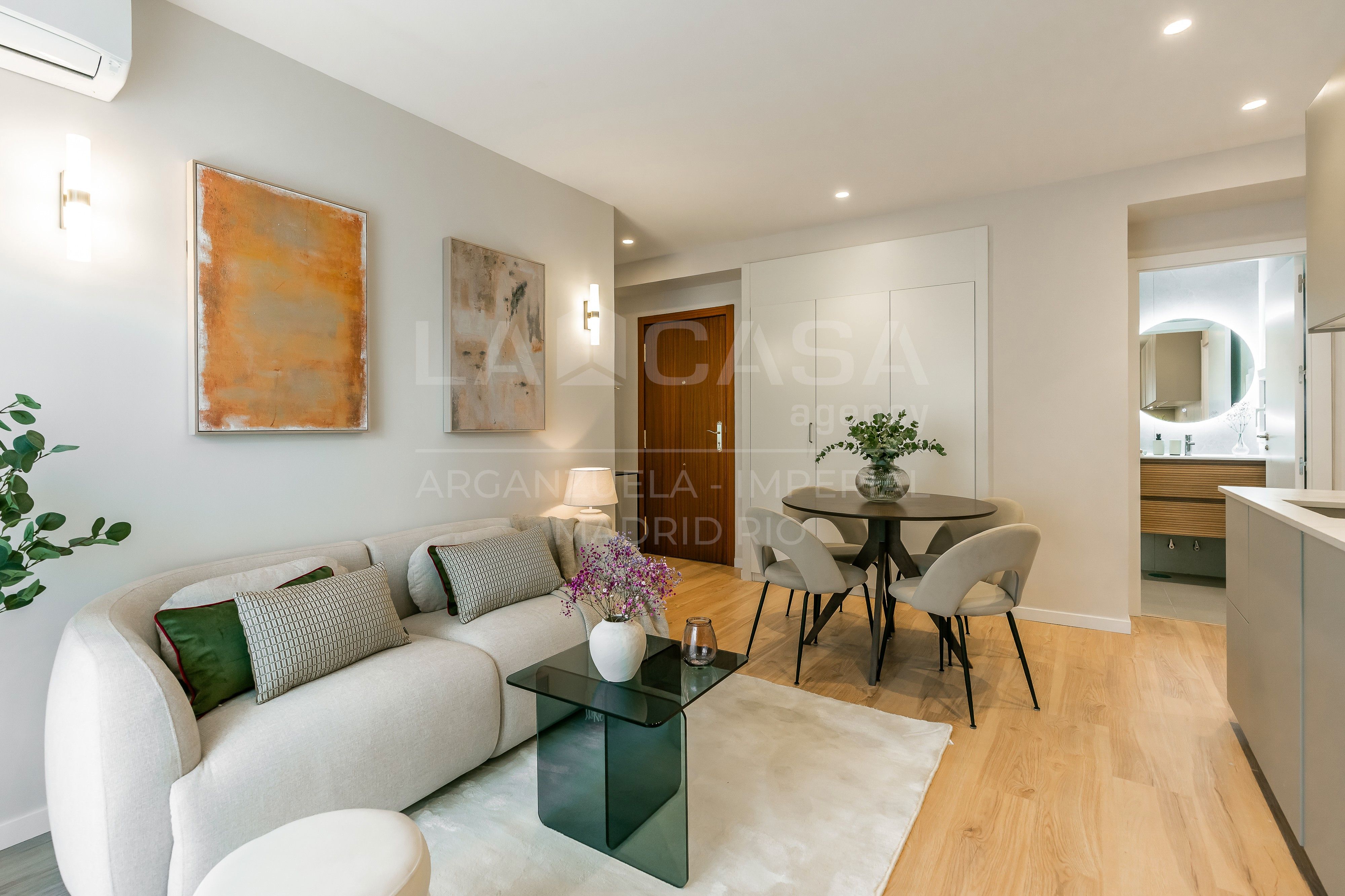 Living room of Flat for sale in  Madrid Capital  with Heating and Terrace
