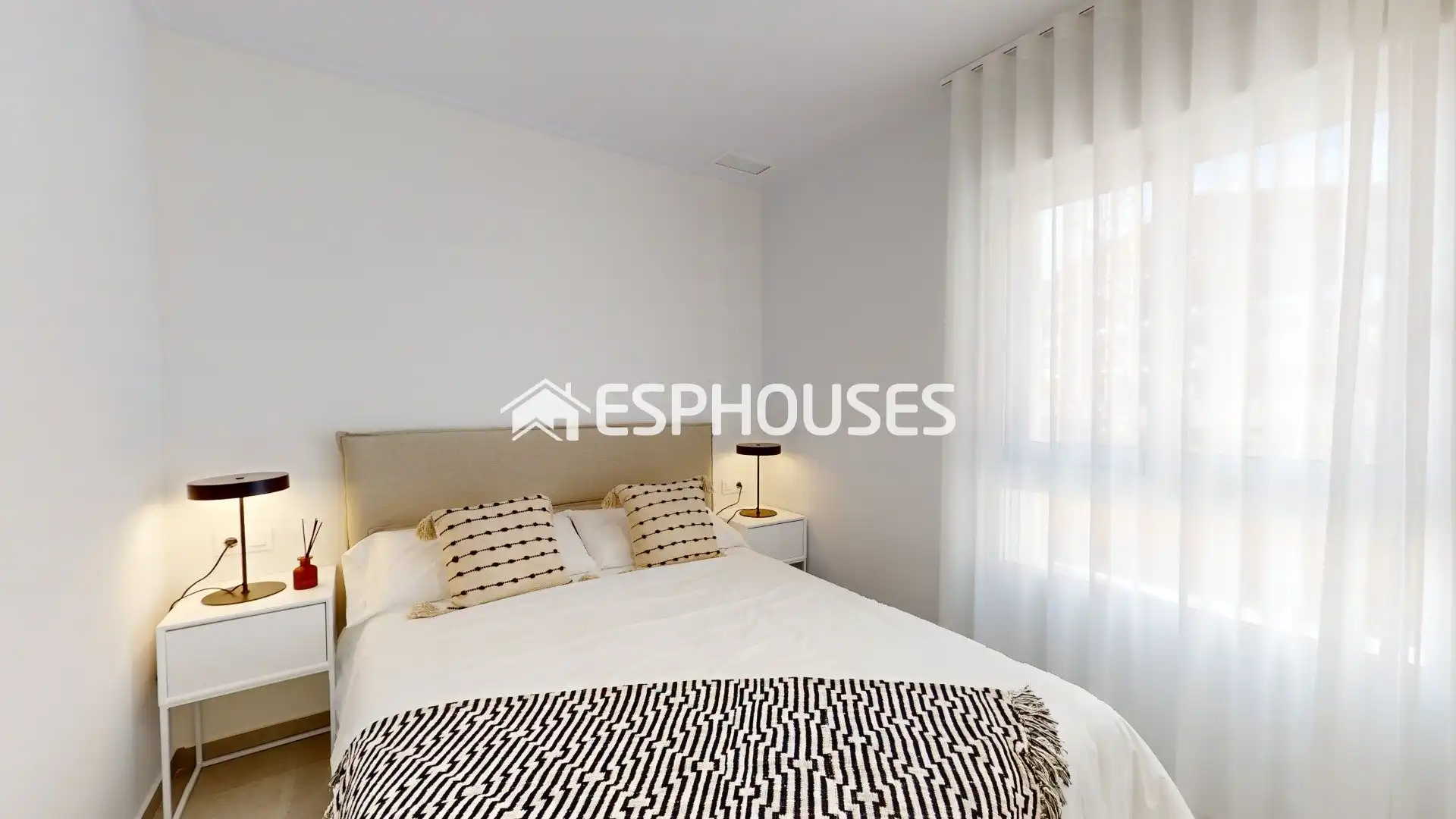 Bajo con terraza en venta en El Raso, imagen 20