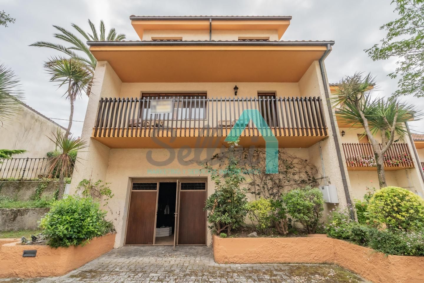 Exterior view of Single-family semi-detached for sale in Llanes  with Heating, Private garden and Parquet flooring