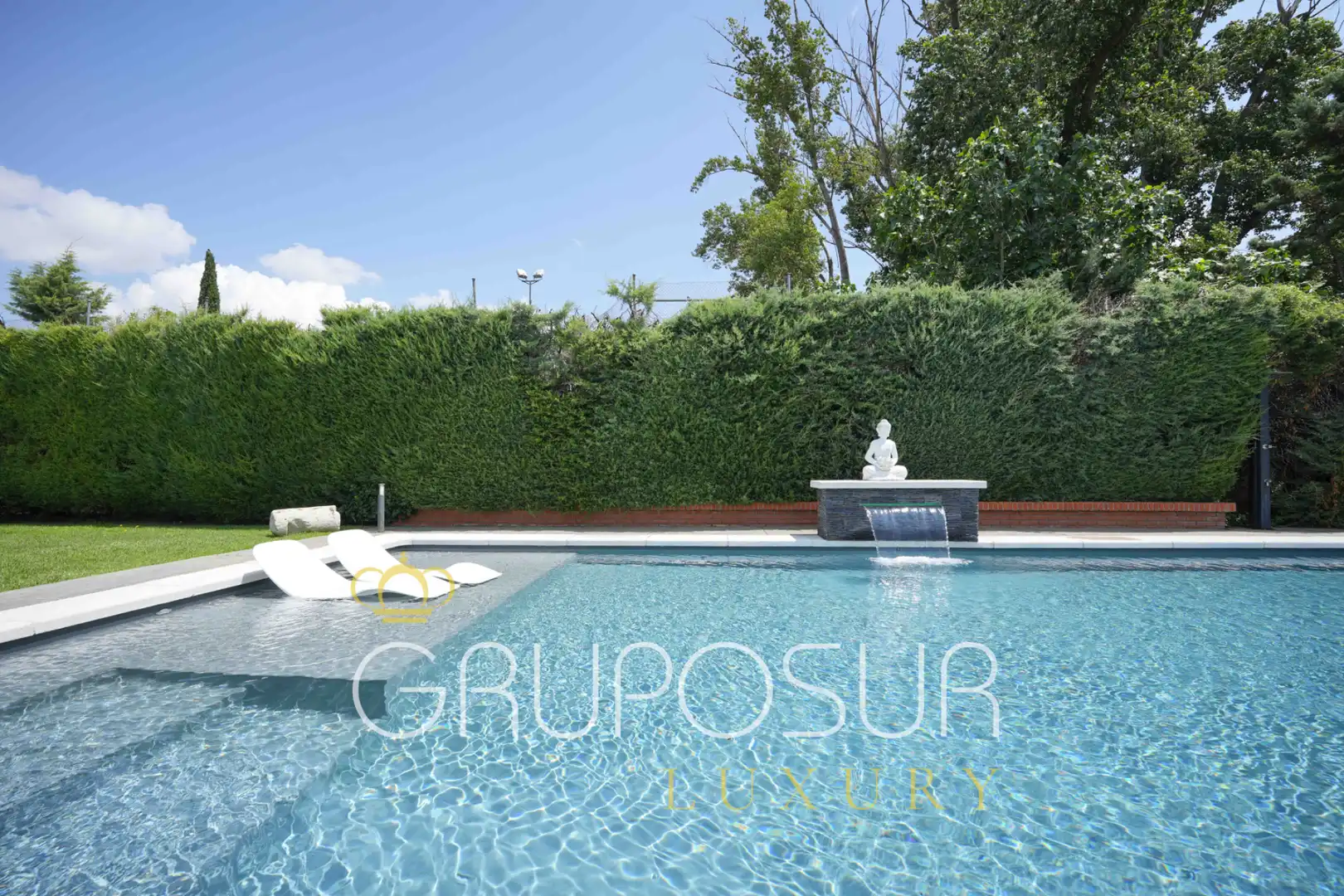 Piscina de Casa o chalet en venta en Valladolid con Aire acondicionado, Calefacción y Jardín privado