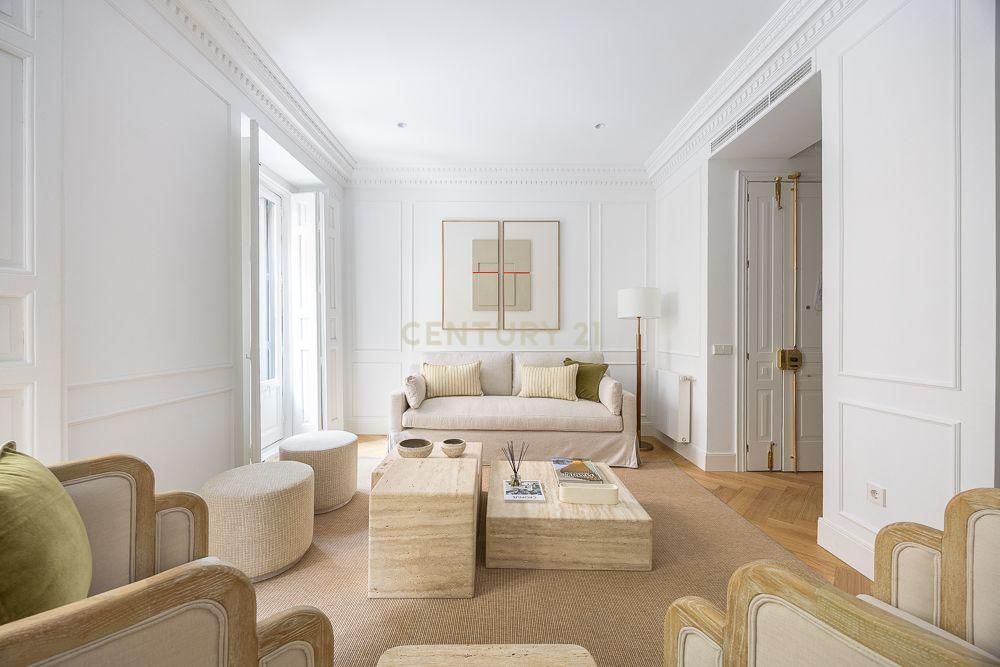 Sala d'estar de Apartament en venda en  Madrid Capital amb Aire condicionat, Forn i Rentadora