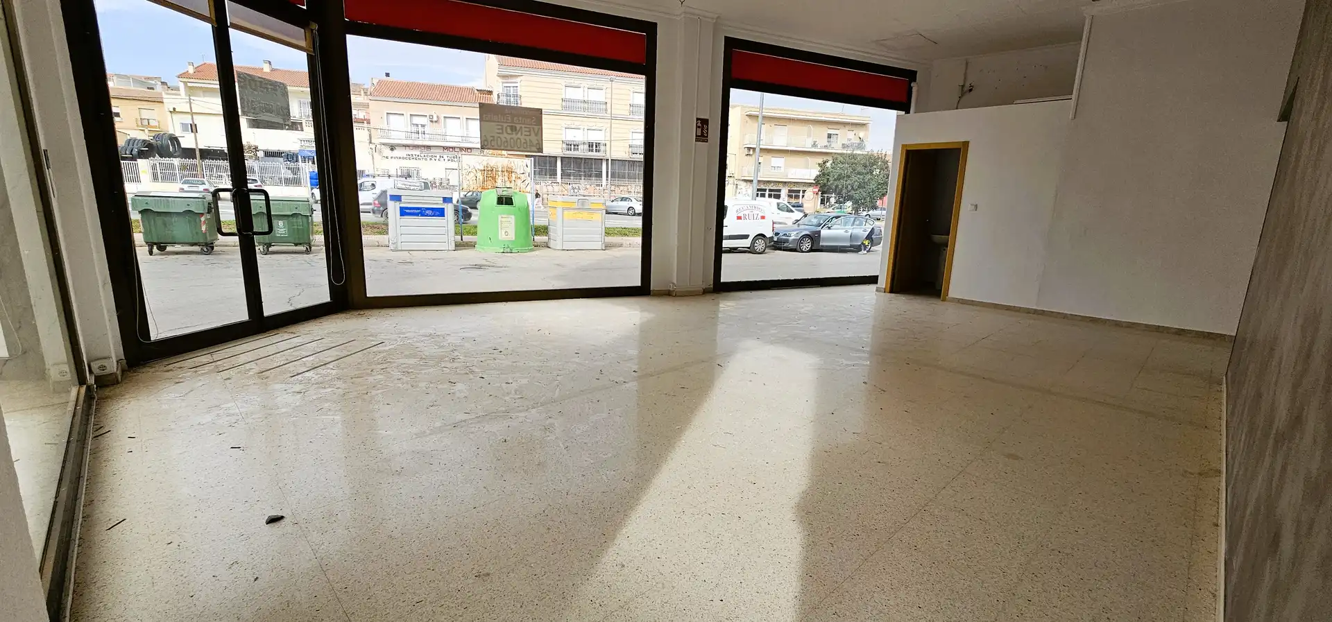 Business premises for sale in Avenida de Juan Carlos I 98, imagen 3