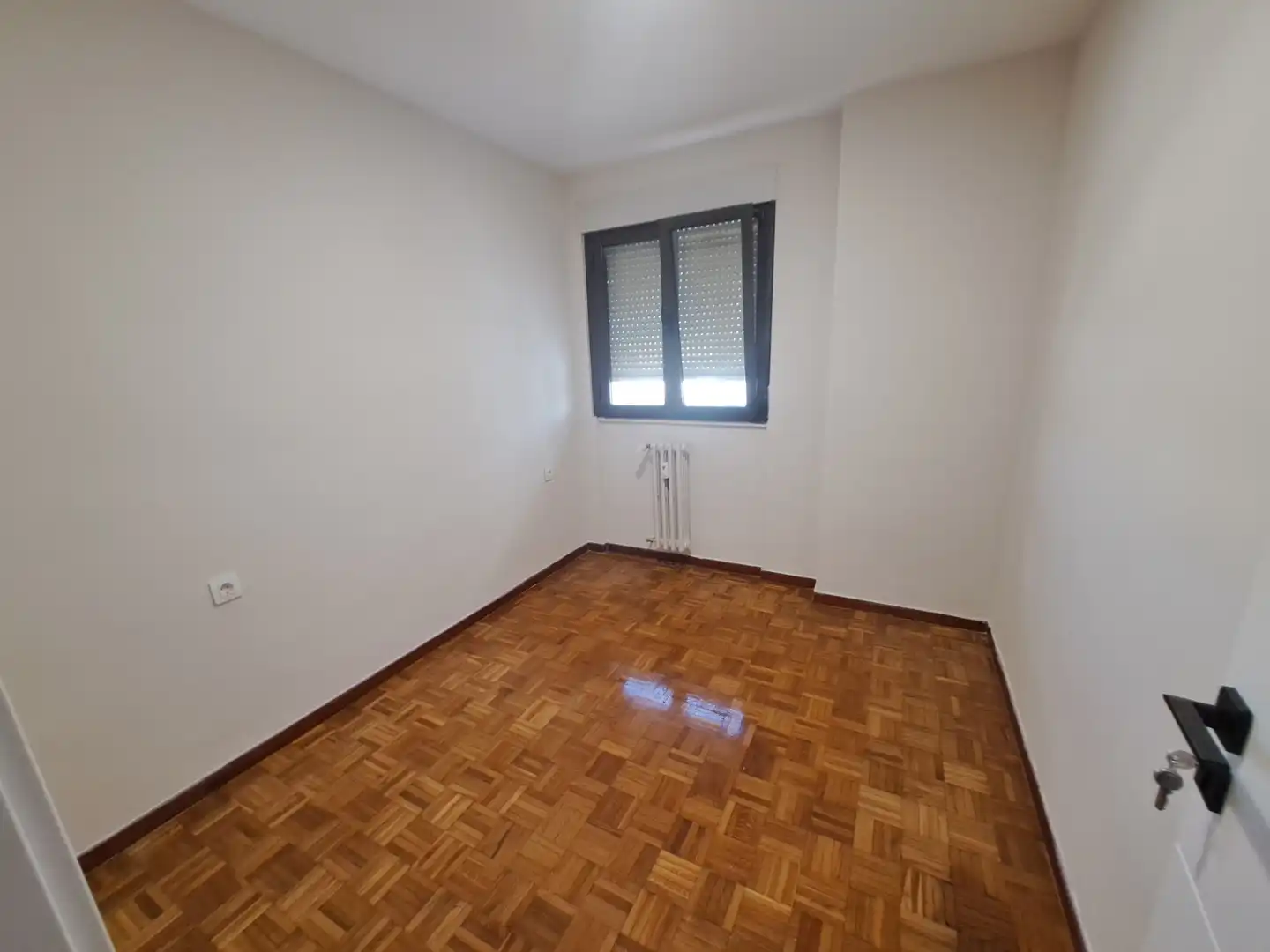 Habitación de Piso de alquiler en León Capital  con Parquet, Horno y Lavadora