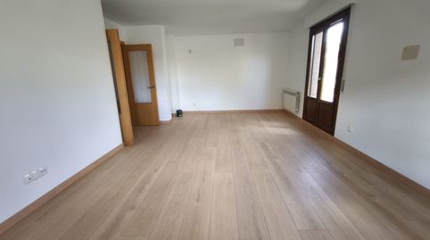Foto 2 de Casa adosada en venta en Calle Pablo Neruda, 26, Orkoien, Navarra