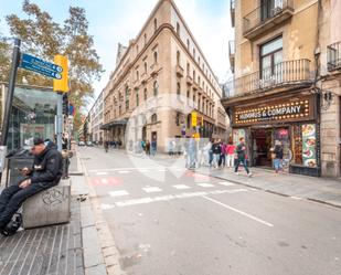 Vista exterior de Casa o xalet en venda en  Barcelona Capital amb Calefacció, TV i Balcó