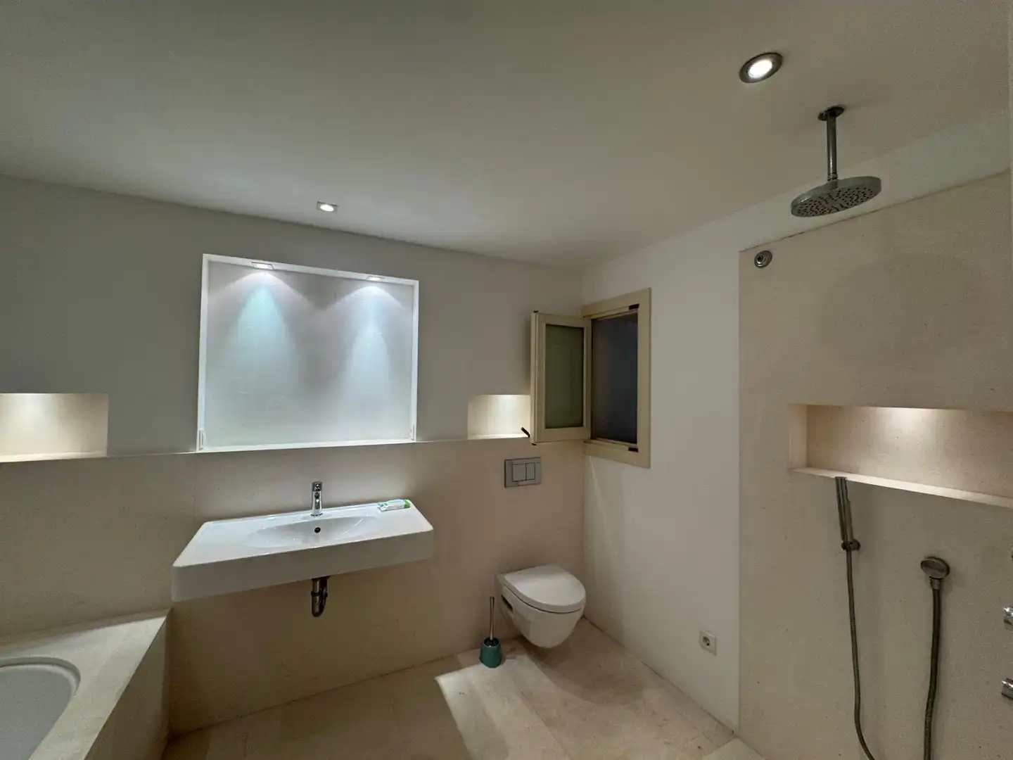 Baño de Piso en venta en  Palma de Mallorca con Aire acondicionado, Parquet y Terraza