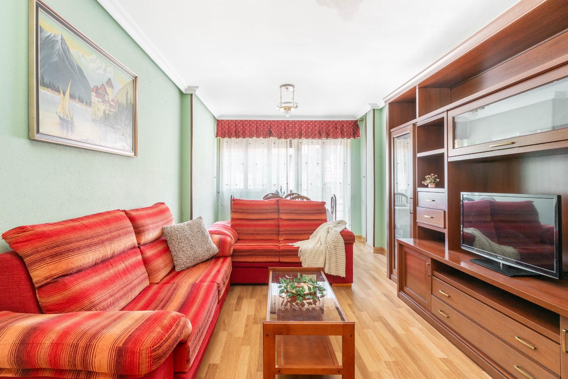 Living room of Flat for sale in San Martín del Rey Aurelio  with Heating, Storage room and Balcony