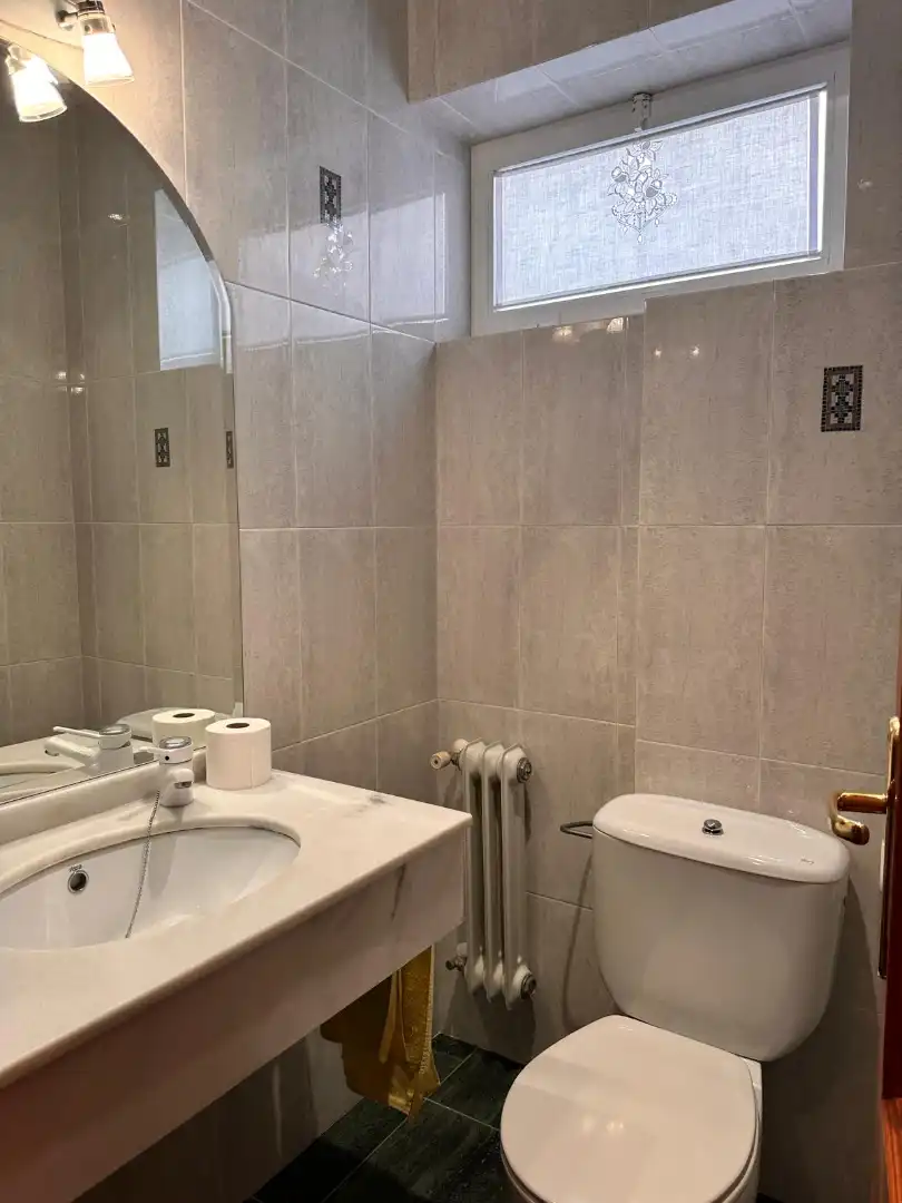 Bathroom of Detached homes for sale in Brión  with Heating, Private garden and Parquet flooring