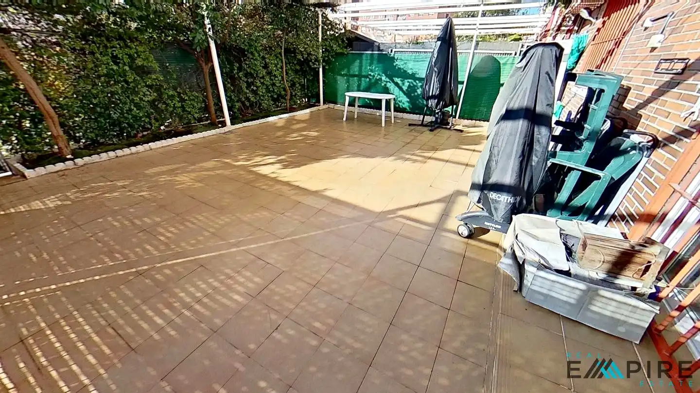 Terrasse von Erdgeschoss zum Verkauf in Parla mit Heizung, Terrasse und Abstellraum