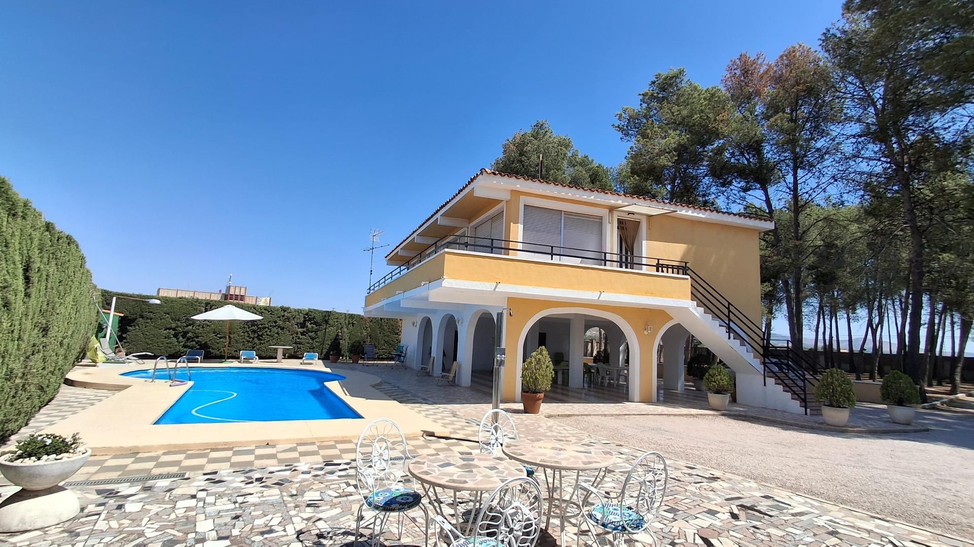 Jardí de Casa o xalet en venda en Villena amb Jardí privat, Terrassa i Traster