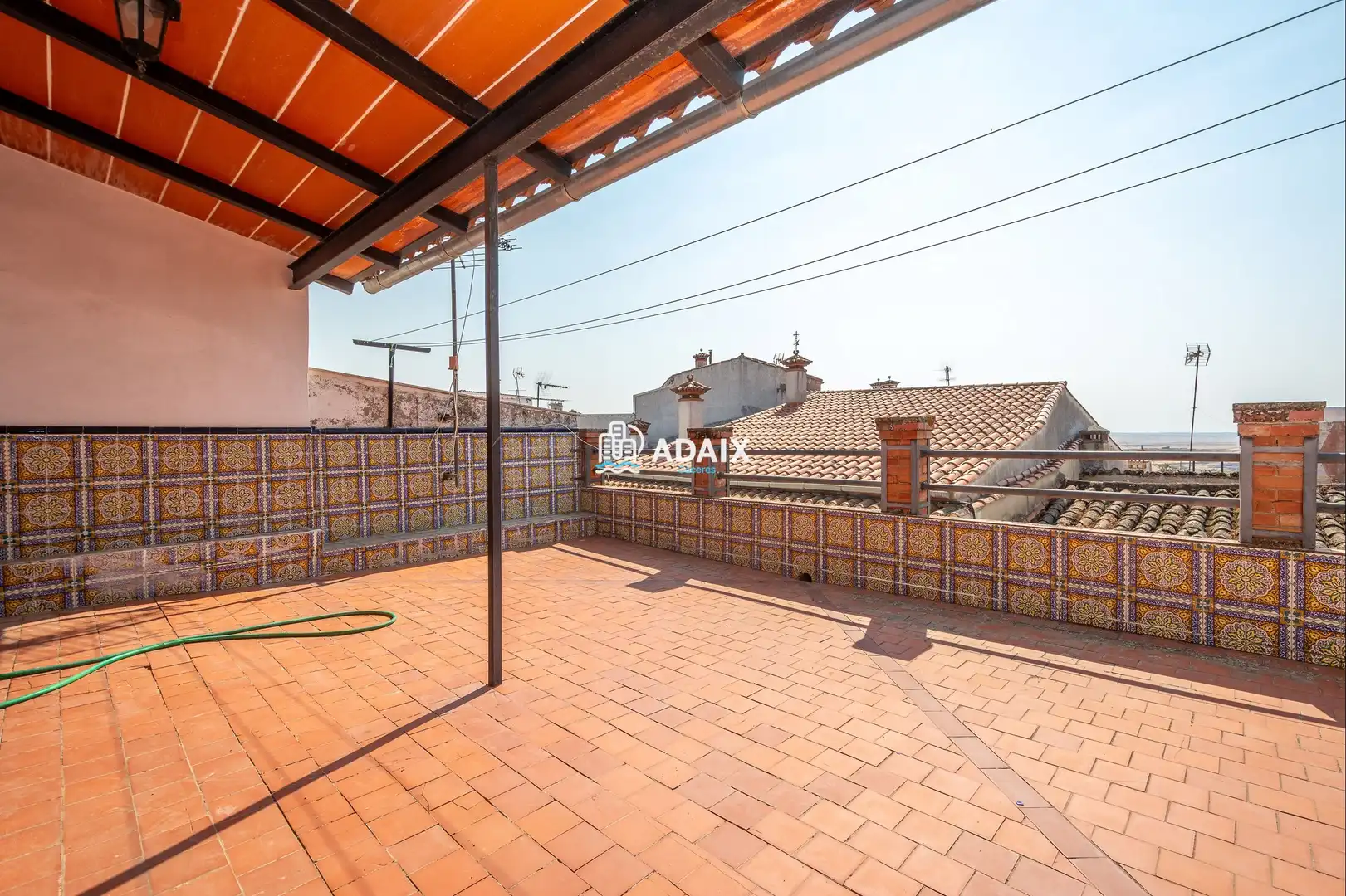 Terrasse von Einfamilien-Reihenhaus zum Verkauf in Brozas mit Terrasse, Abstellraum und Balkon