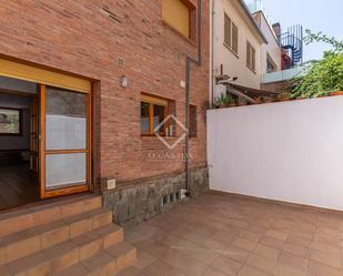 Vista exterior de Casa o xalet de lloguer en Esplugues de Llobregat amb Aire condicionat i Terrassa