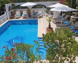 Piscina de Casa o xalet en venda en Fuengirola amb Aire condicionat, Calefacció i Jardí privat