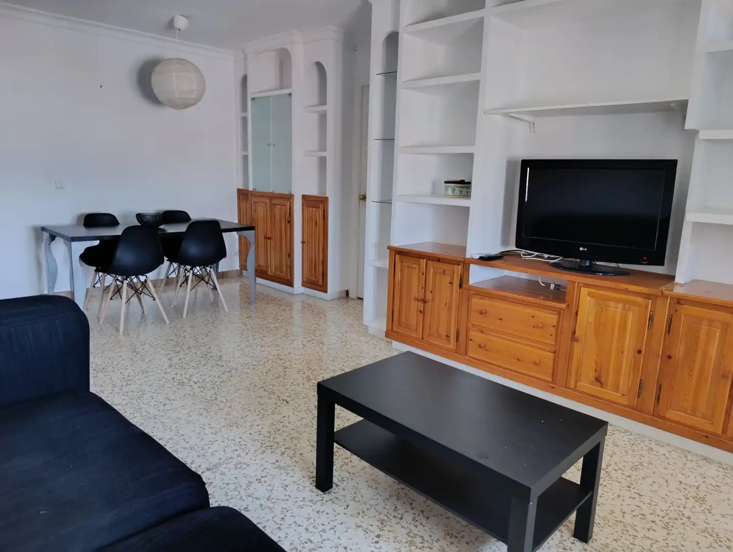 Sala de estar de Piso de alquiler en Dos Hermanas con Aire acondicionado, Terraza y Amueblado