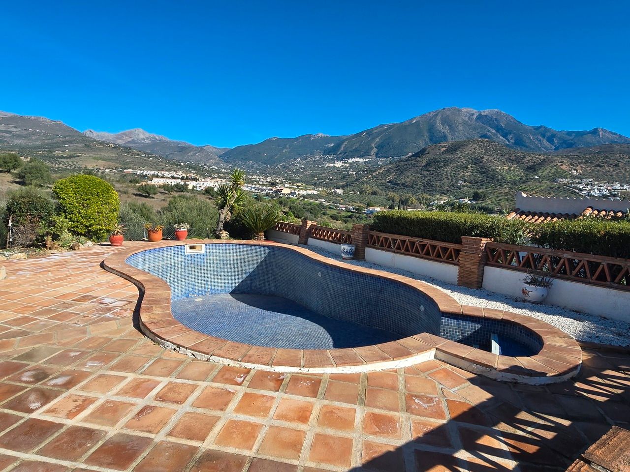 Swimming pool of House or chalet for sale in Viñuela  with Air Conditioner, Terrace and Swimming Pool