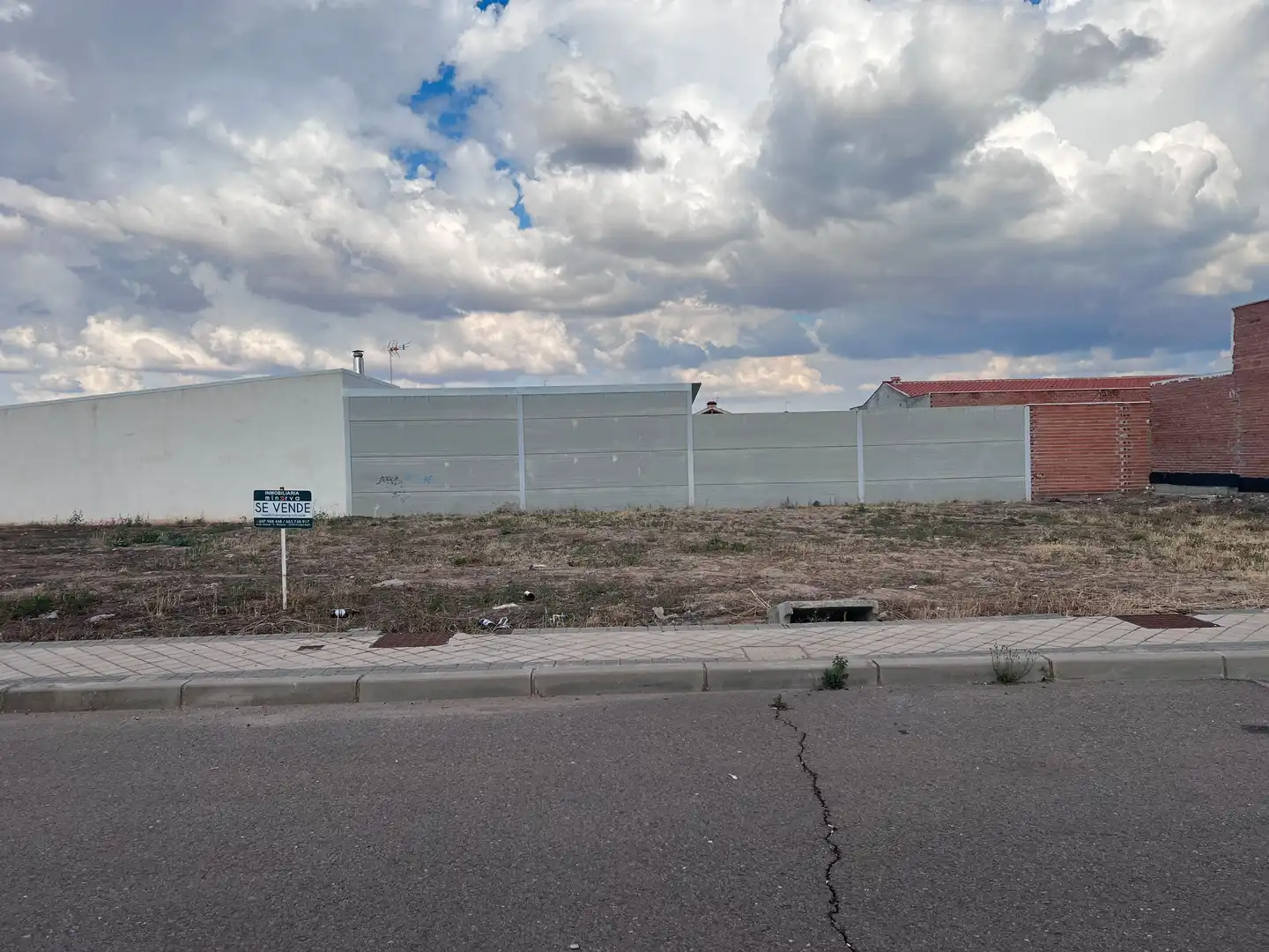 Vista exterior de Residencial en venta en Herencia