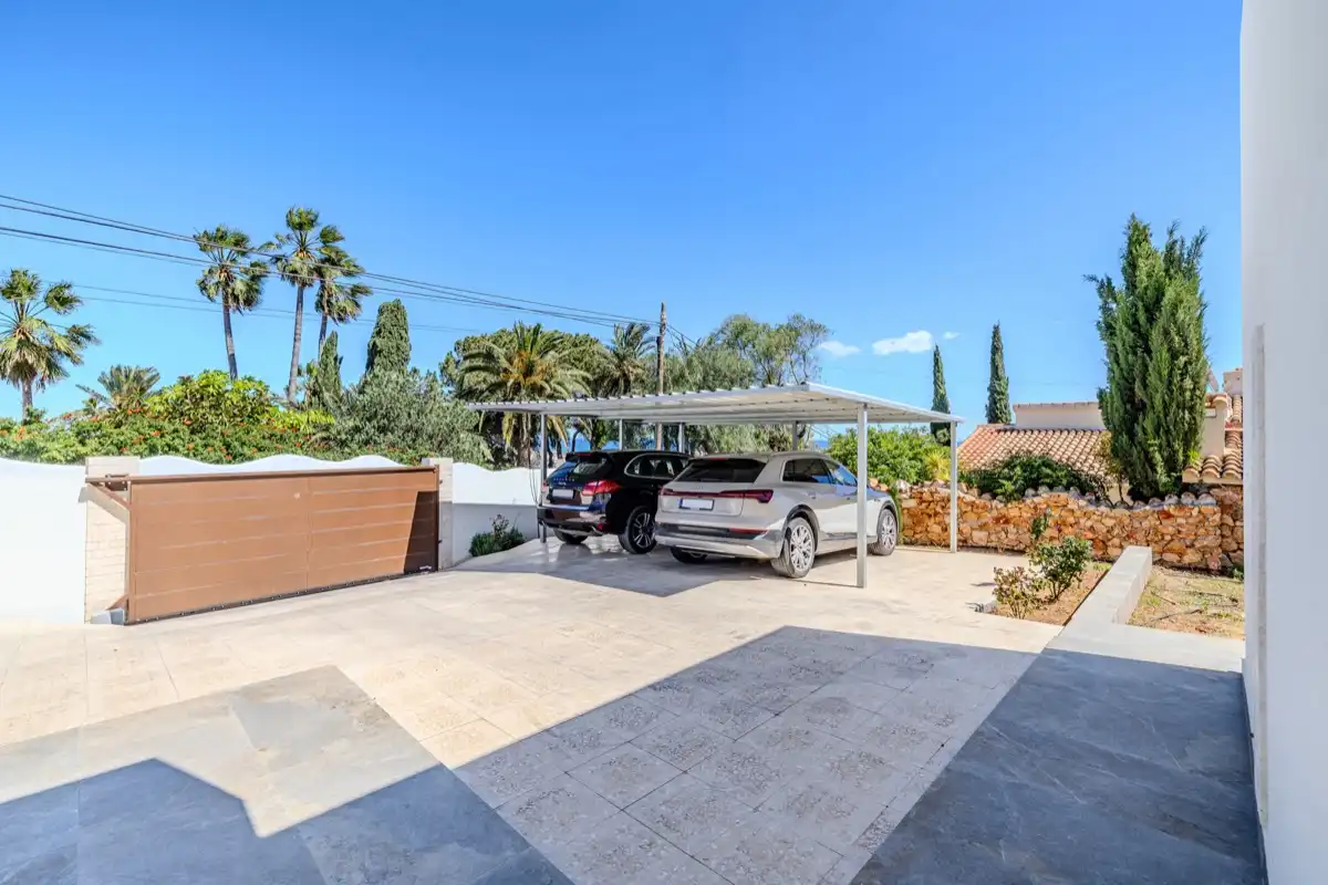 Parking of Houses for sale in Dénia  with Air Conditioner, Heating and Private garden