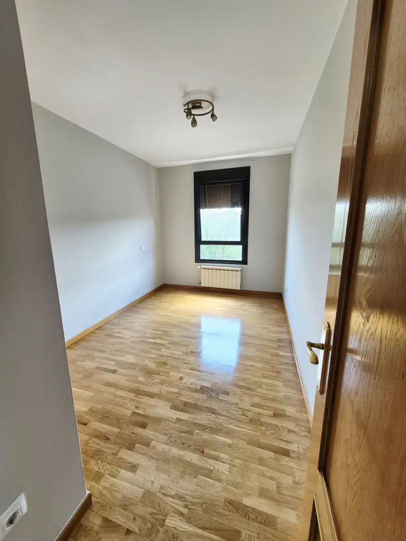 Bedroom of Flat for sale in Avilés  with Heating, Parquet flooring and Storage room