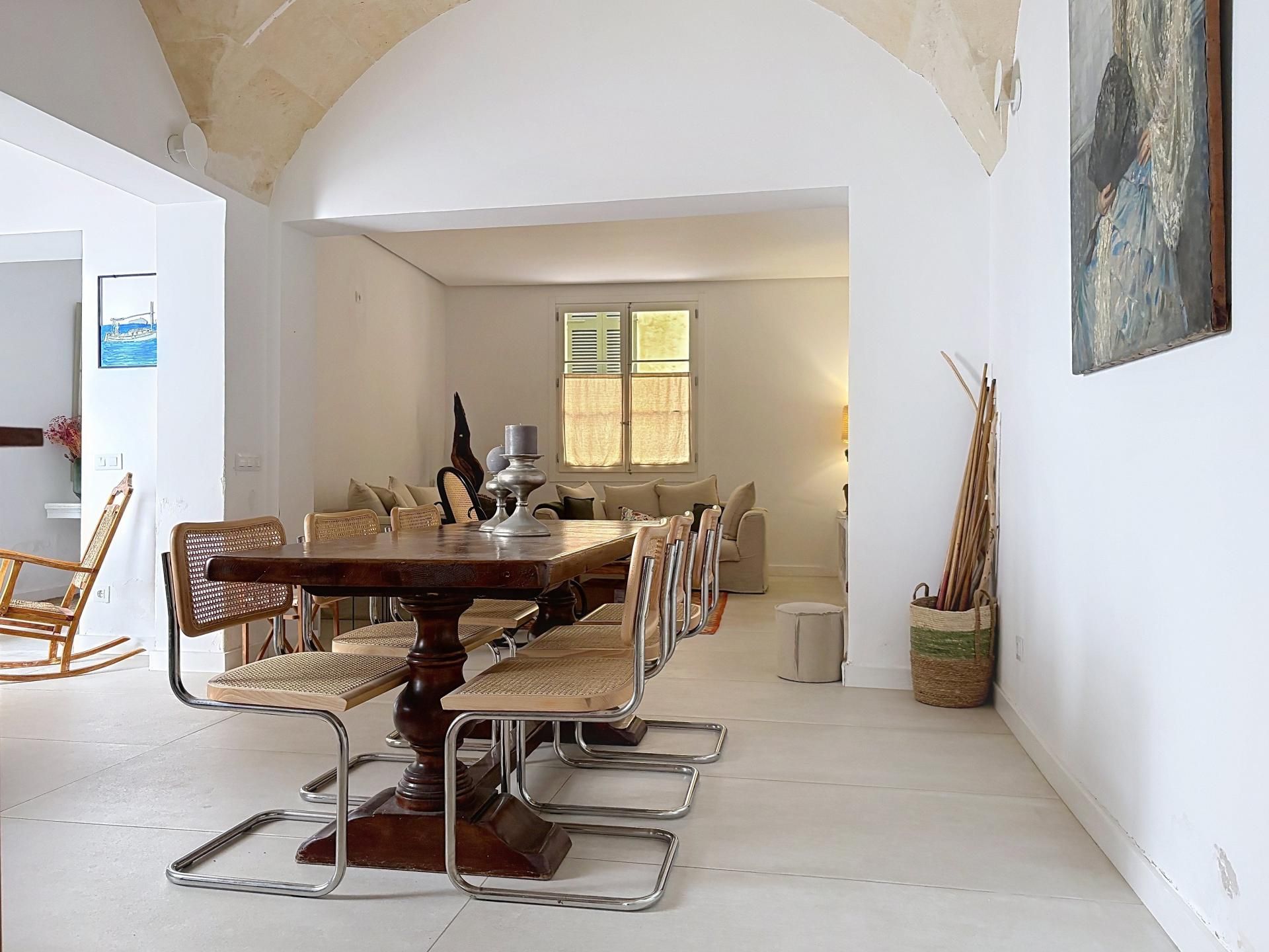 Esszimmer von Einfamilien-Reihenhaus zum Verkauf in Ciutadella de Menorca mit Klimaanlage, Heizung und Terrasse