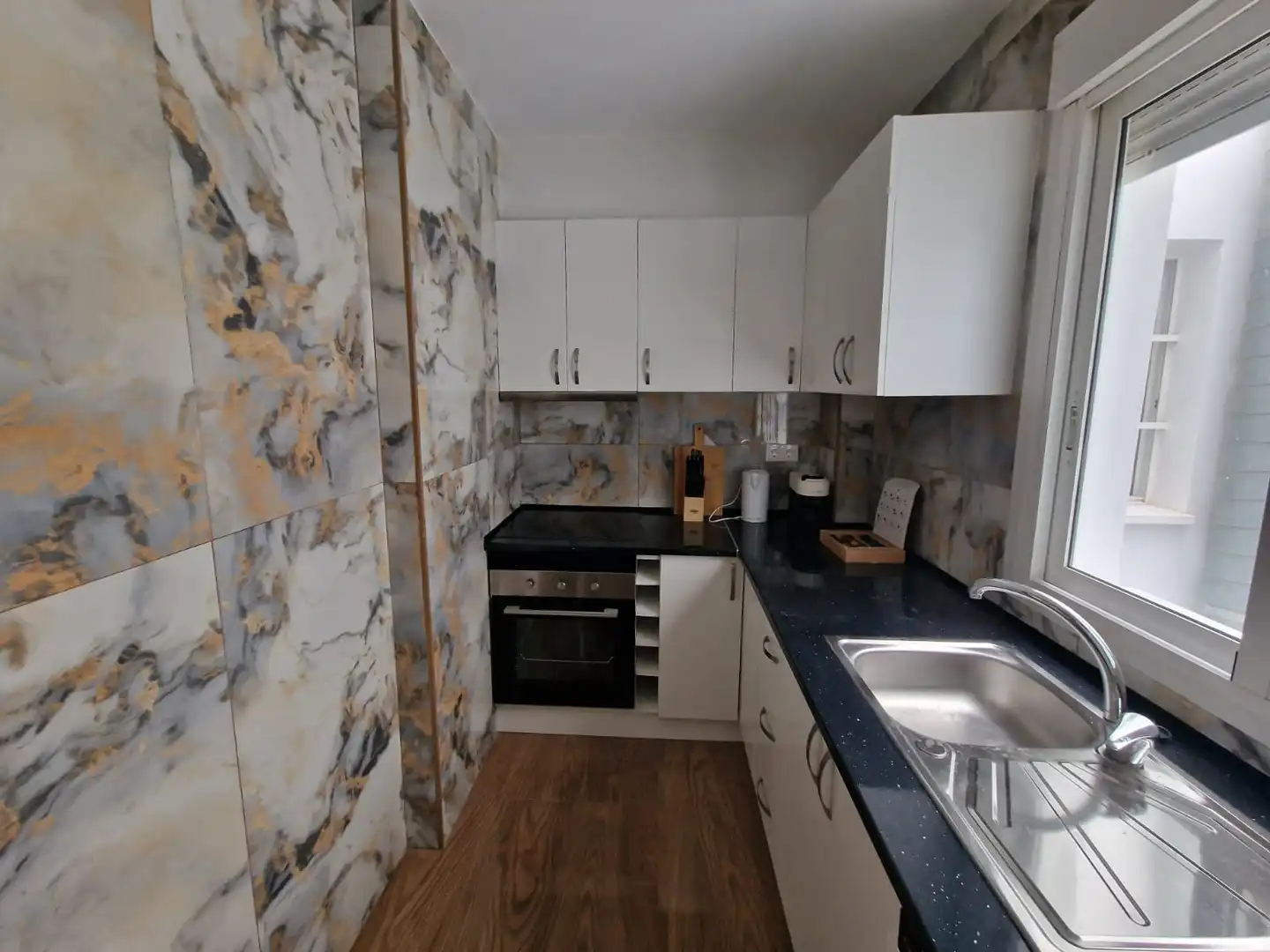 Cuina de Apartament en venda en Torrevieja amb Aire condicionat, Terrassa i Moblat