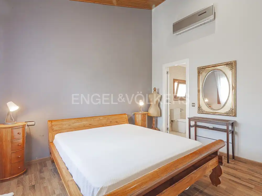 Dormitori de Casa o xalet en venda en Cubelles amb Aire condicionat, Calefacció i Jardí privat